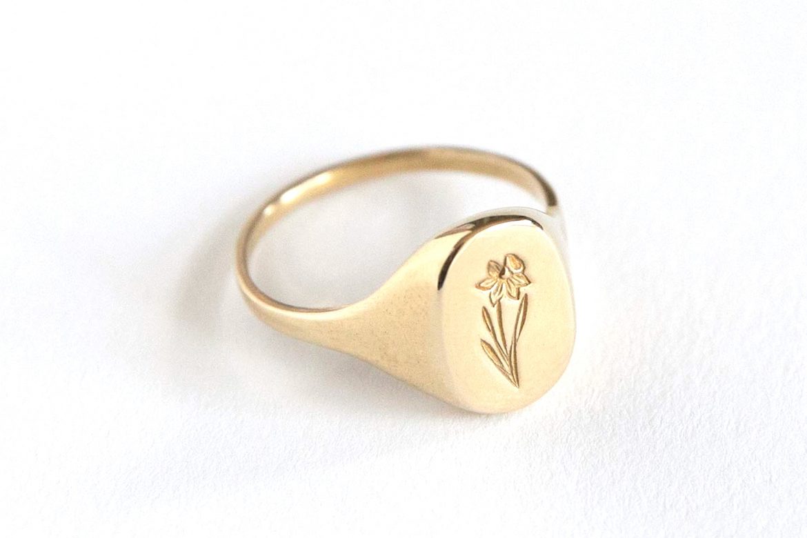 Why You Should Go For Signet Rings